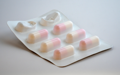 Are there non-medication options for treating migraines?
